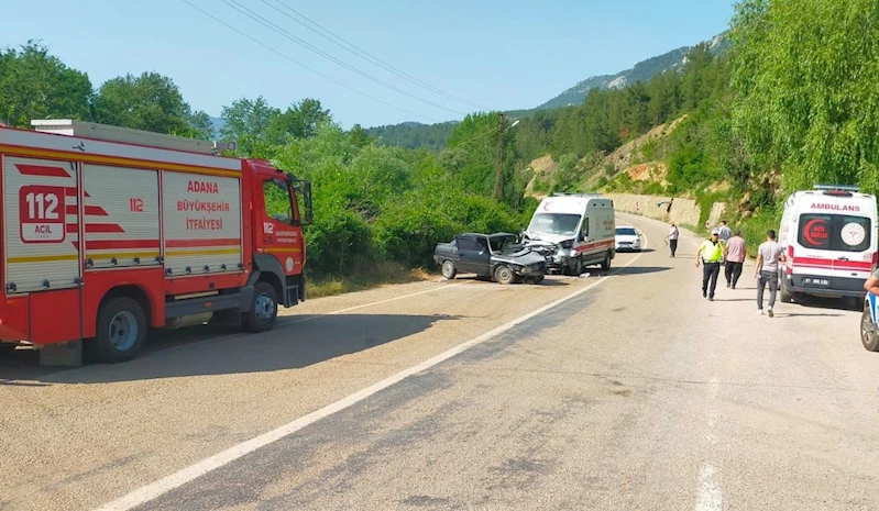 Adana’da ambulans ile otomobil çarpıştı: 1 ölü, 4 yaralı
