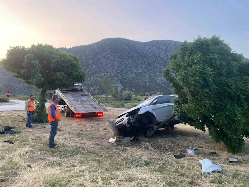 Çorum’da iki otomobil çarpıştı: 2 yaralı
