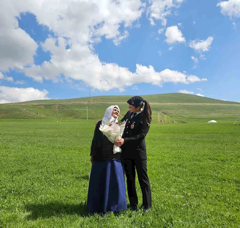 Ağrı’da jandarmadan bayramda şehit ailelerine vefa ziyareti
