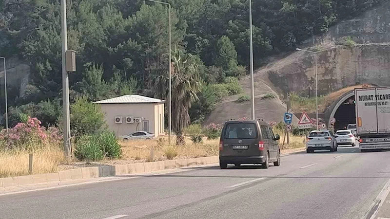 (Düzeltme) Antalya’da Kemer yolunda feci kaza: 2 ölü, 4 yaralı
