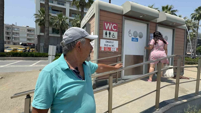 Marmaris’te mavi bayraklı halk plajında vatandaştan ’cankurtaran’ ve ’soyunma kabini’ tepkisi
