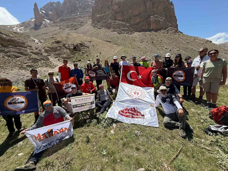 Mazaka Artıbir Dağcılık Kulübü’nden Kayseri’de örnek bir eğitim: Yaz dağcılık eğitimi başarıyla tamamlandı
