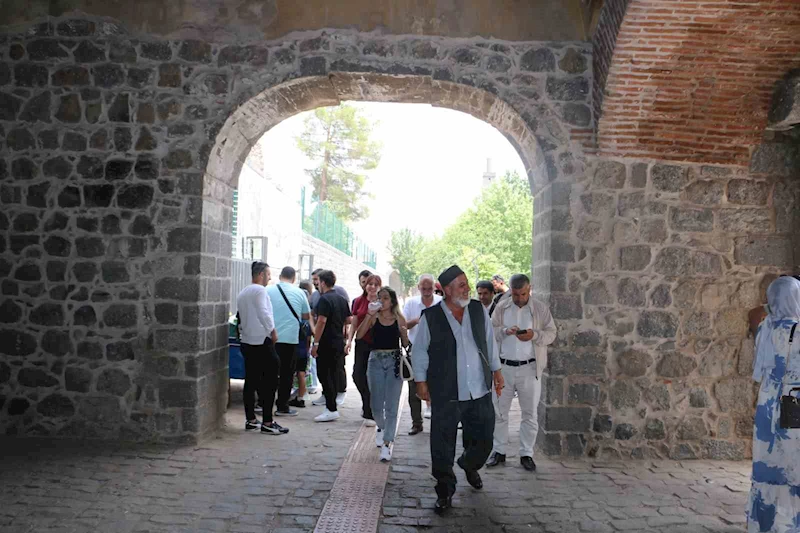 Diyarbakır’ın turistik mekanlarında bayram yoğunluğu
