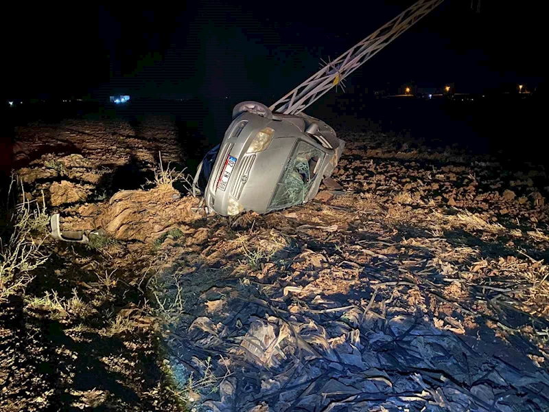 Otomobil tarlaya yuvarlandı
