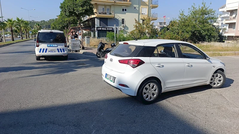 Manavgat’ta otomobil ile çarpışan motosikletli yaralandı

