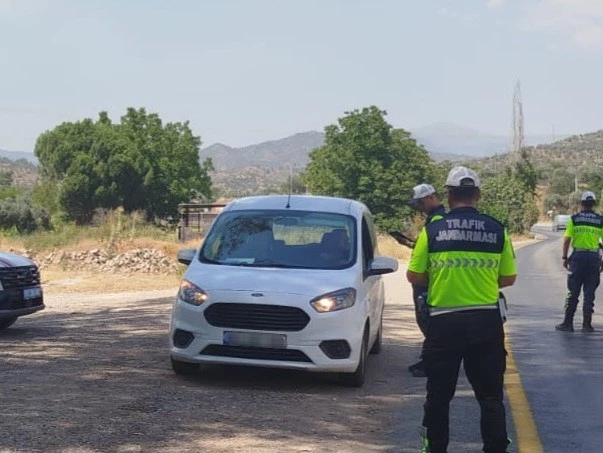 Aydın’da jandarma ekiplerinden ’huzur ve güven’ uygulaması
