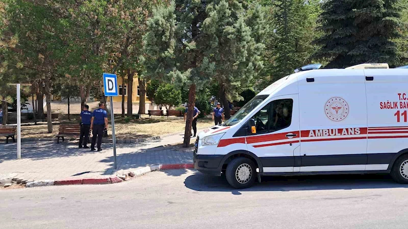 Karaman’da parkta bıçaklı kavga: 1 yaralı

