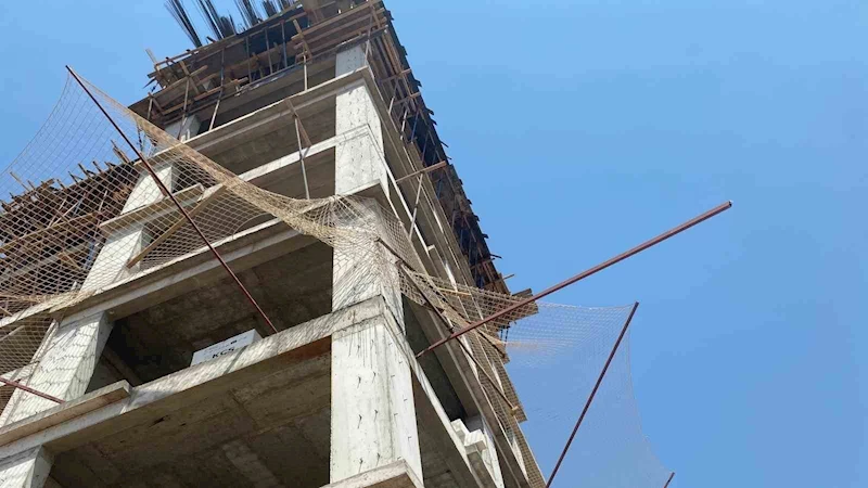Çalıştığı inşaatın 8’inci katından düşen işçi hayatını kaybetti

