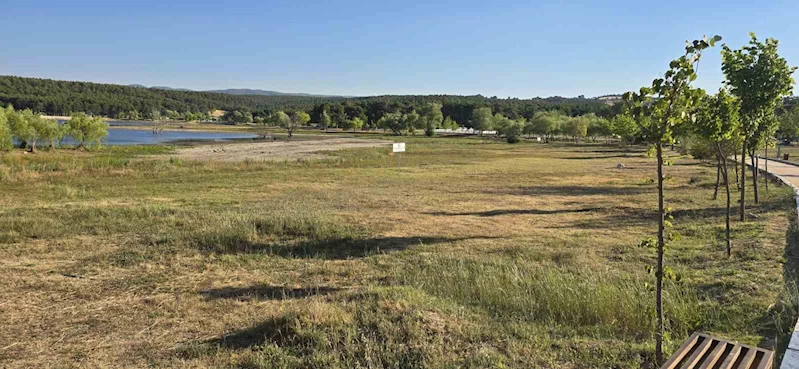Pelitözü Gölet’ini kuraklık vurdu, sular 50 metre çekildi
