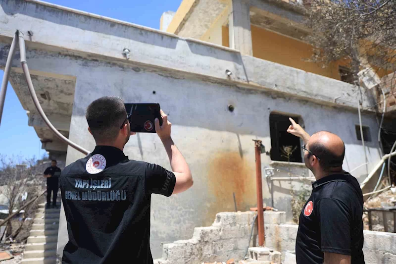 Hatay’da yangında 4 bina ağır hasar aldı

