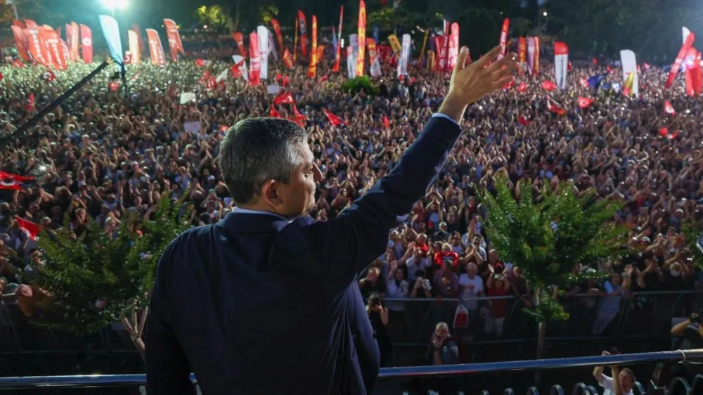 Özel