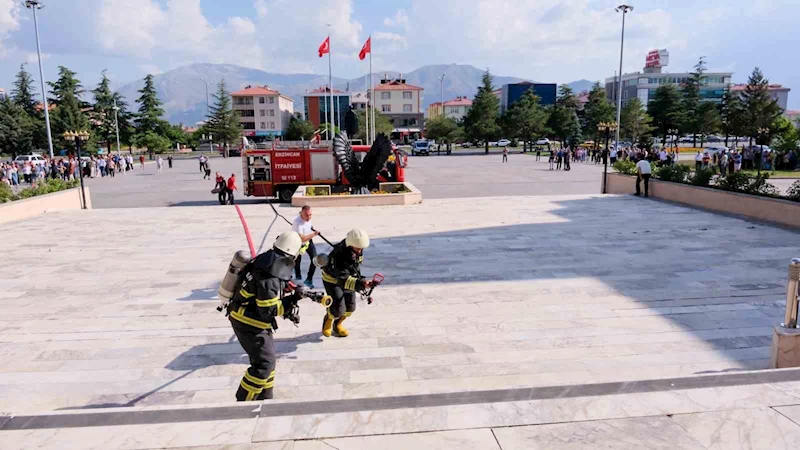 Erzincan’da yangın, kurtarma ve tahliye tatbikatı yapıldı
