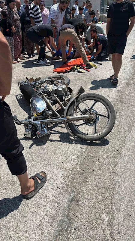 Gaziantep’te motosiklet ile otomobil çarpıştı: 2 yaralı
