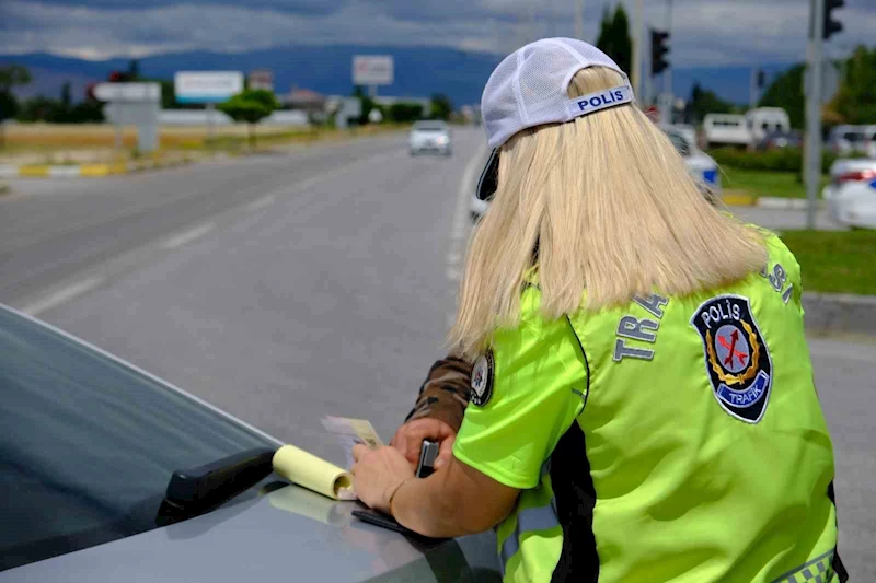 2 Bin 322 araç sürücüsüne ceza yazıldı
