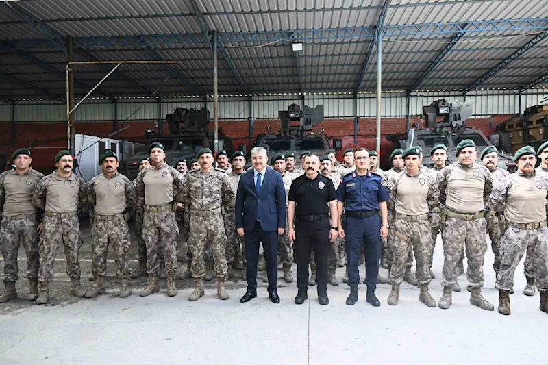 Özel Harekat polisleri dualarla Suriye’ye uğurlandı
