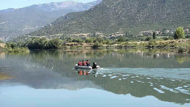 Kelkit Çayı’nda kaybolan genç kızı arama çalışmaları sürüyor
