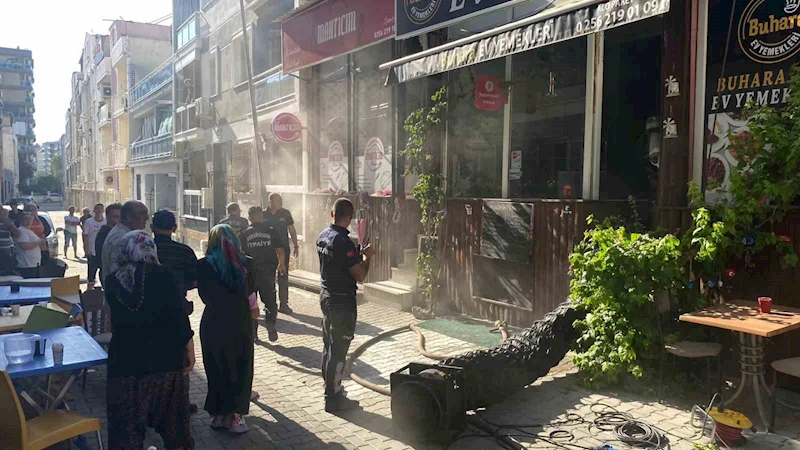İş yerinin mutfağındaki yangın panikletti

