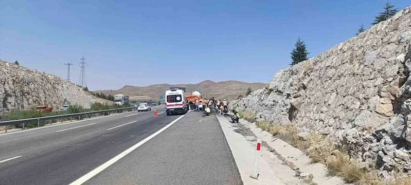 Niğde-Adana Otoyolu’nda kaza: 2’si ağır 6 yaralı
