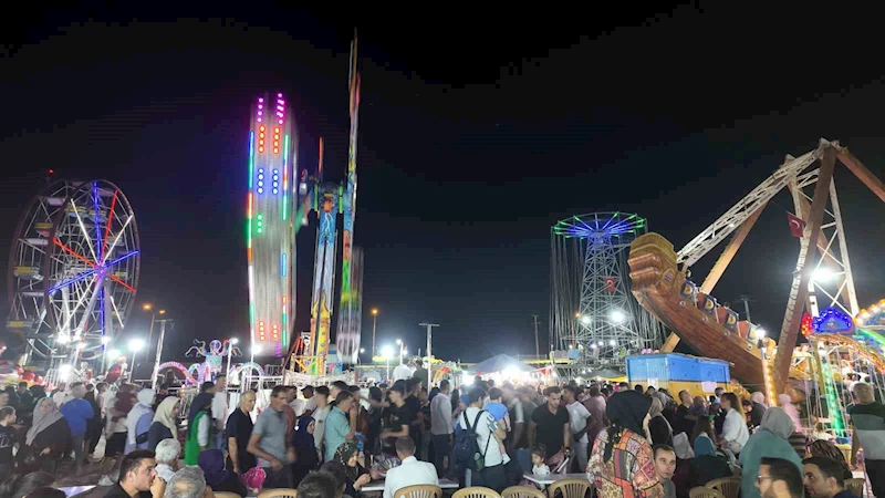 Gediz Tarhana Festivali’nde lunapark coşkusu
