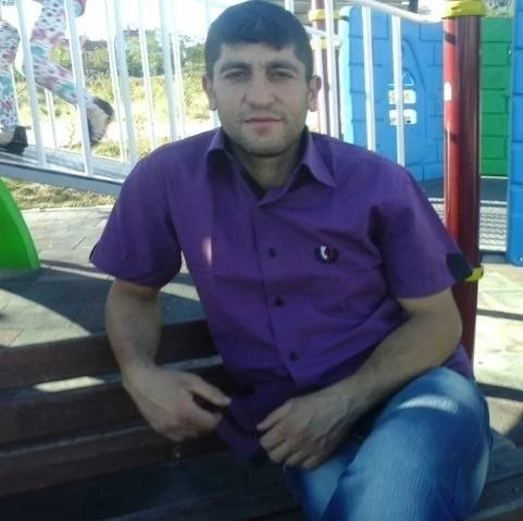 Hisarcık’ta traktör römorkundan düşen işçi ağır yaralandı
