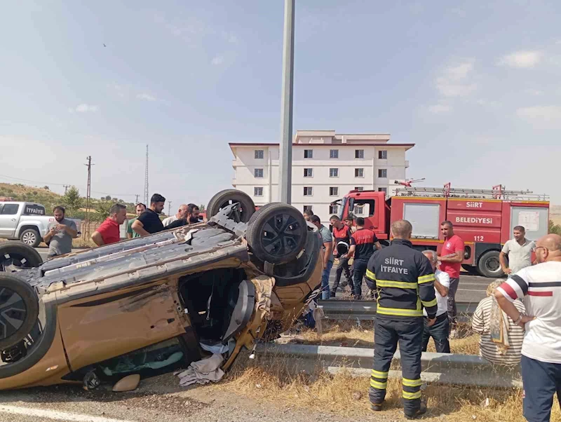 Siirt’te otomobil ile pikap çarpıştı: 3 yaralı
