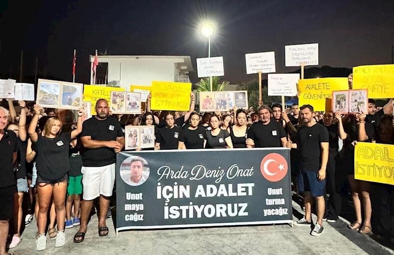 Marmaris’te teknedeki kavgada ölen Arda Deniz Onat için yürüyüş yapıldı
