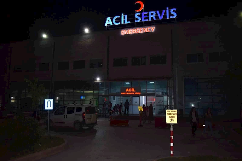 Malatya’da bir kişi ayırmaya çalıştığı kavgada bıçakla ağır yaralandı
