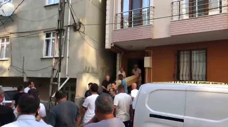 Sancaktepe’de aile faciası: Anne ve babasını bıçaklayarak öldürdü
