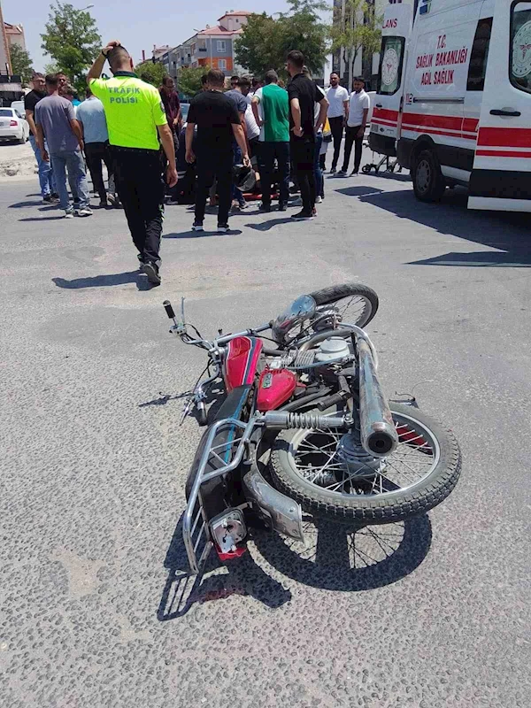 Karapınar’da motosiklet ile kamyonet çarpıştı: 1 yaralı
