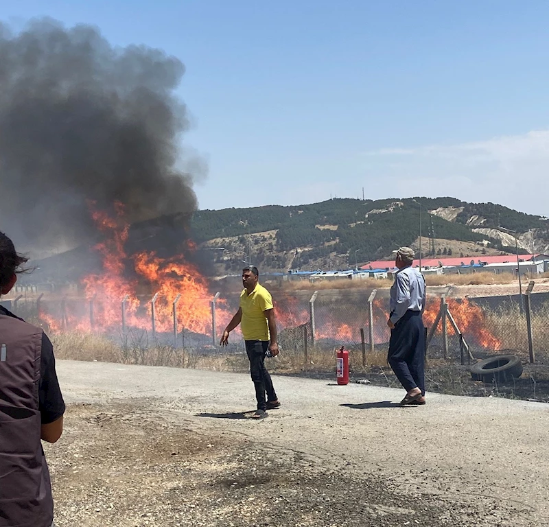 Vatandaşların erken müdahalesi konteyner kenti yanmaktan kurtardı
