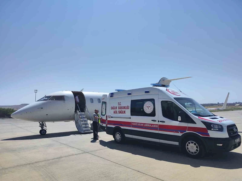 1 aylık bebek görme kaybı yaşamaması için ambulans uçakla hastaneye sevk edildi
