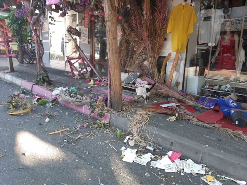 Büyükada’da masa toplatma tartışması: Zabıta ve esnaf arasında tartışma çıktı
