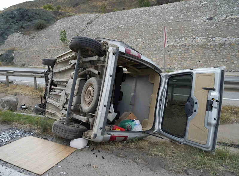 Cenaze yolunda kaza: 1 ölü, 1 yaralı
