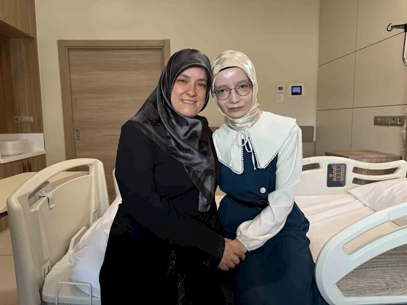 Doğuştan mimiklerini kullanamıyordu, 23 yıl sonra ilk kez gülümsedi: 
