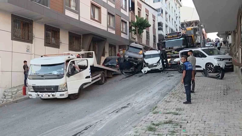 Başakşehir’de kontrolden çıkan vinç dehşet saçtı
