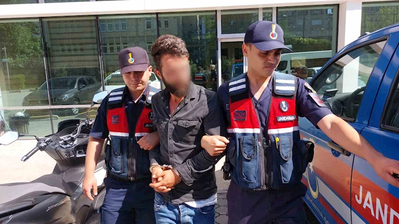 Husumetlisini vurmak isterken yanındaki 2 kişiyi yaraladı, özür diledi
