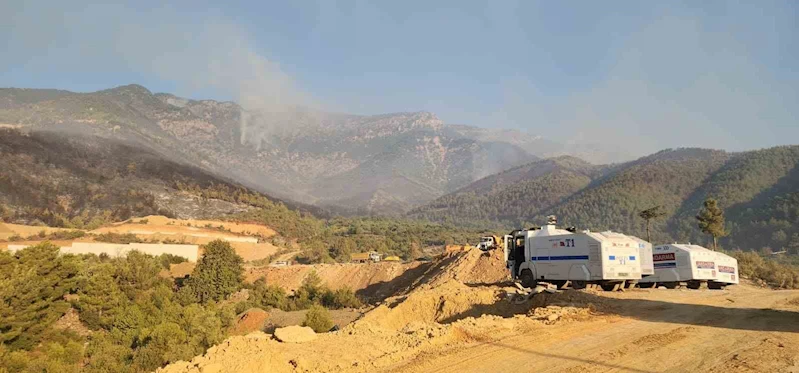 Hatay’da yangınla mücadele 14. saatte devam ediyor
