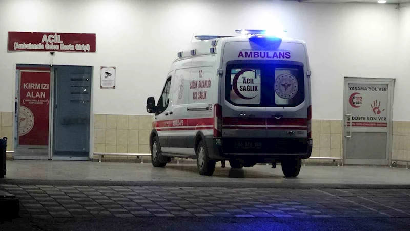 Otomobil ile çapa motoru çarpıştı: 1’i ağır 3 yaralı

