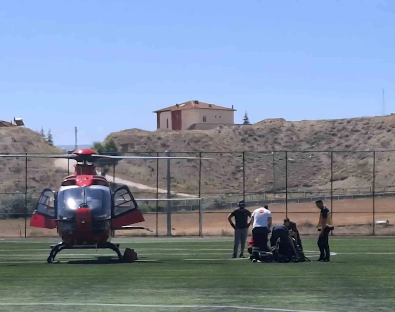Beyin kanaması geçiren hastanın imdadına ambulans helikopter yetişti

