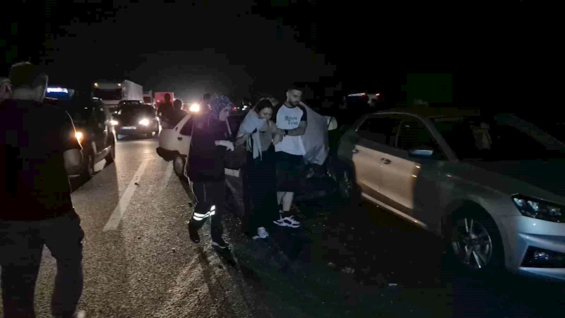 Anadolu Otoyolu’nda zincirleme kaza: 4 yaralı

