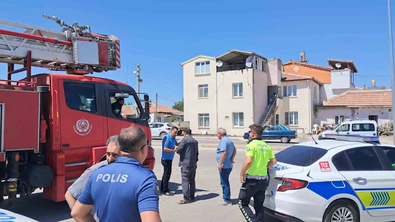 Binanın teras katında çıkan yangın büyümeden söndürüldü
