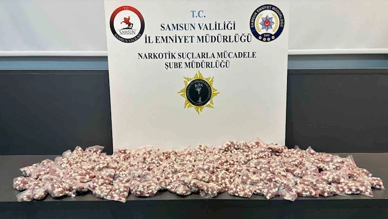 Samsun’da 11 bin 300 adet sentetik ecza ele geçirildi: 2 gözaltı
