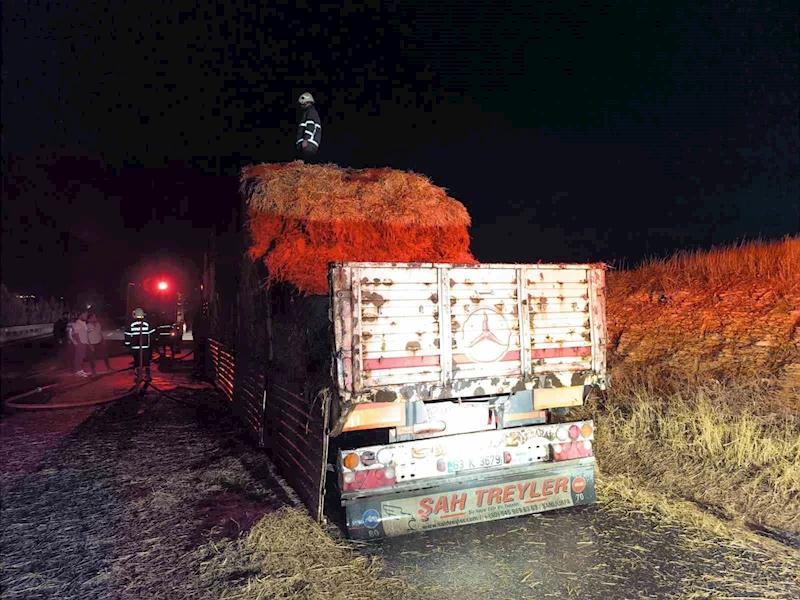 Şanlıurfa’da saman yüklü tır alev aldı
