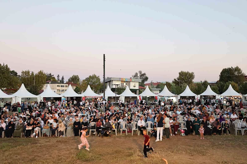 Sakarya’da Kafkas ve İç Anadolu’nun zengin kültürüyle şölen gibi akşam
