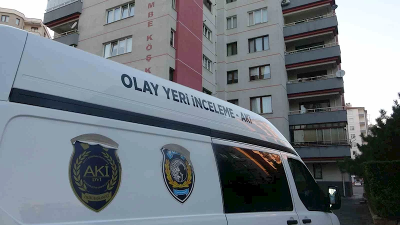 Marketten döndüğünde eşini ölü buldu
