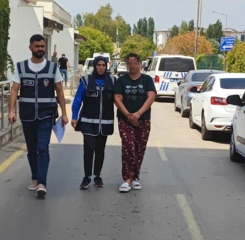 Kızını bıçakla kovalayan anne tutuklandı
