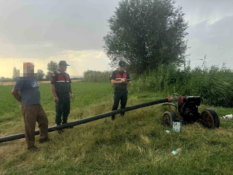 İzinsiz şekilde tarımsal sulama yapan şahıslara jandarma idari işlem uyguladı
