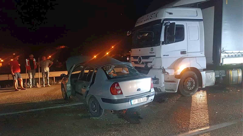 Kırıkkale’de tır ile otomobil çarpıştı: 6 yaralı
