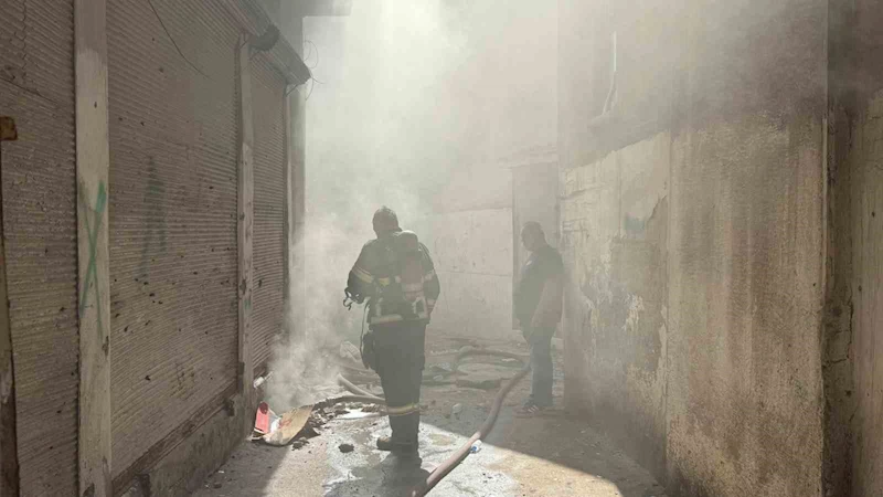 Diyarbakır’da ayakkabı deposundaki yangın 22 saat sonra söndürüldü
