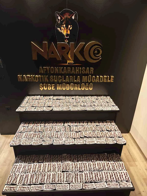 Uyuşturucu haplarla yakalanan 2 kişi tutuklandı
